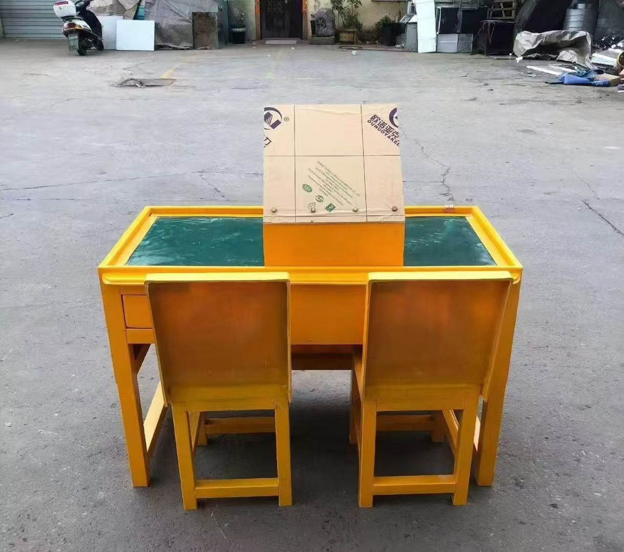 若羌防静电导通桌井下煤矿火工品发放桌:危险品流转的安全守护者